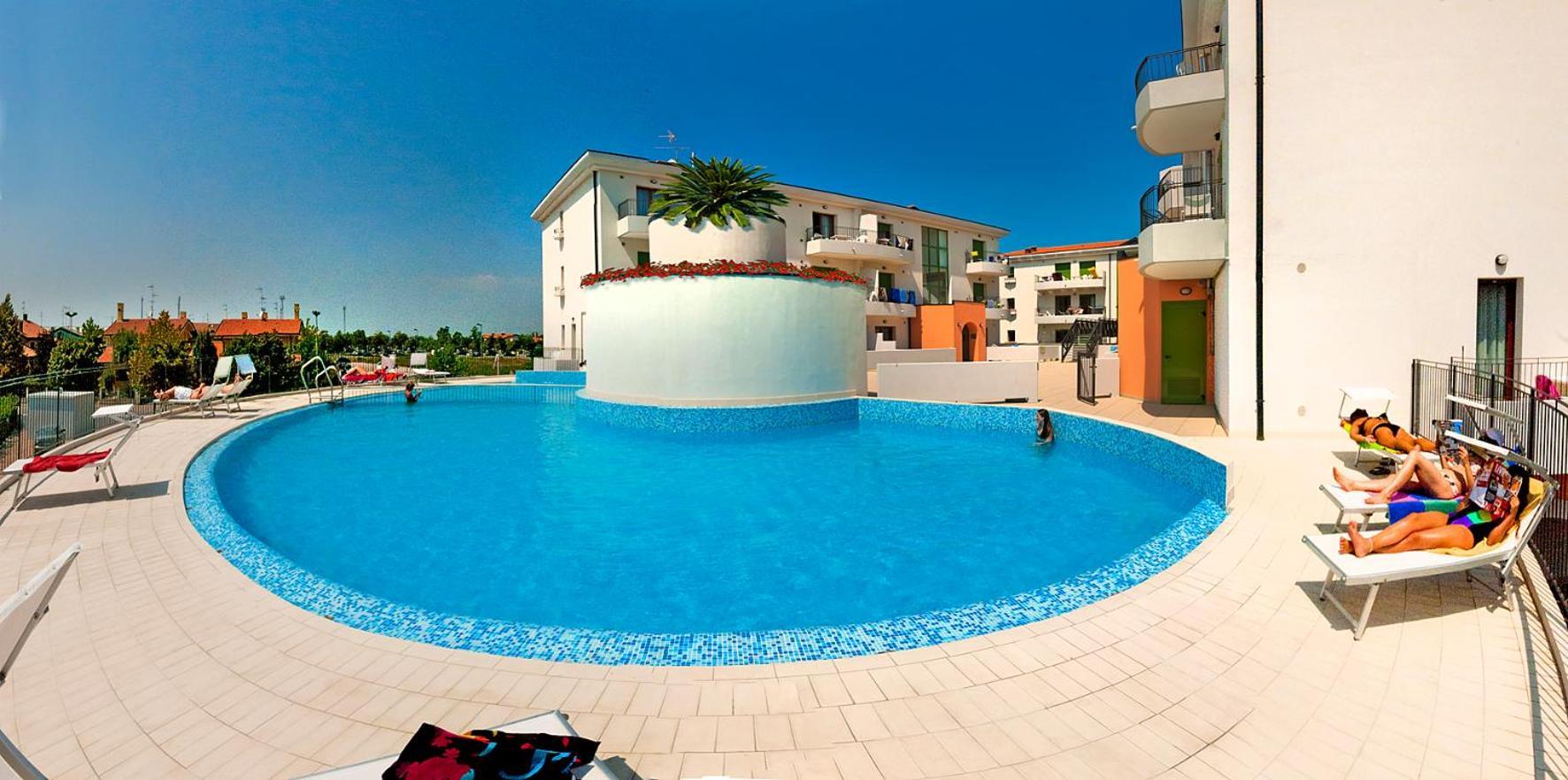 Residence Galleria Gran Mado Каорле Экстерьер фото